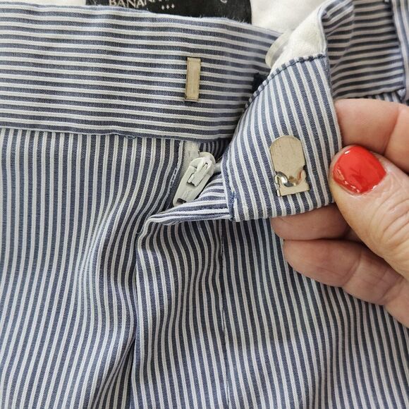 Banana Republic Size 4 Blue & White Seersucker Shorts 5" Inseam Coastal Preppy - Picture 5 of 9